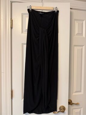 JUXLABEL Black Sarong